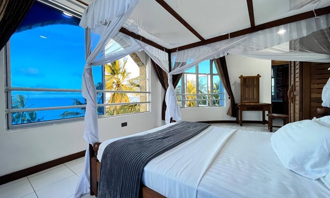 Manyimbo House | Beachfront Apartment