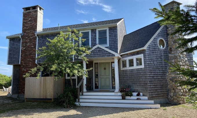 Aquinnah House | Beachfront Aquinnah home. Beautiful views!
