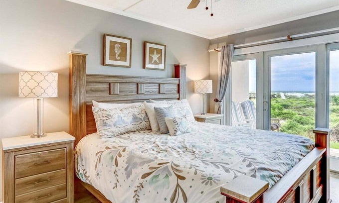 Fernandina Beach Condo | Beachfront at Your Doorstep: Ground-Level Comfort