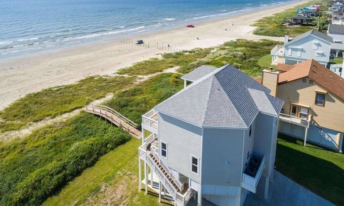 Terramar Beach House | Beachfront Beauty w/4 King Beds Ultimate Getaway!