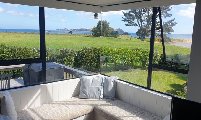 Kaeo House | BEACHFRONT-best in Tauranga Bay! EXPANSIVE SEA VIEWS 3 bdrm 2 bath D/washer