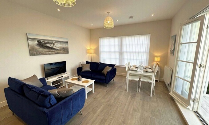 Burmarsh Apartment | Beachfront Bliss Apartment