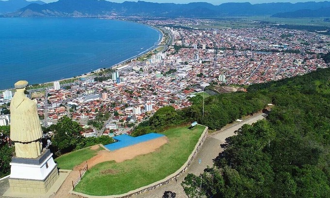 Jardim Primavera Apartment | Beachfront Apartment in Caraguatatuba - Praia do Centro