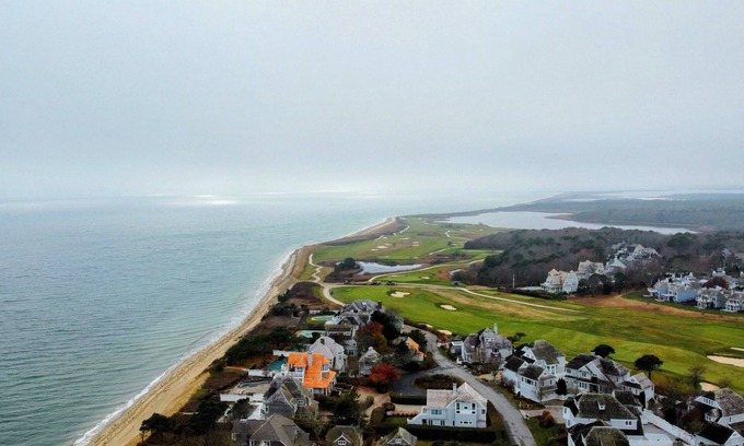 Mashpee Apartment | Beachfront condo - 1325 sf on Vineyard Sound in New Seaburyn