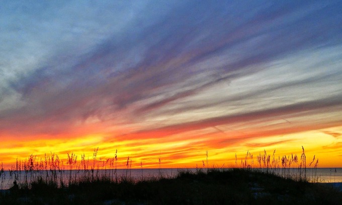 Holmes Beach Condo | BEACHFRONT condo, sleeps 6, updated, stocked with everything, popular location
