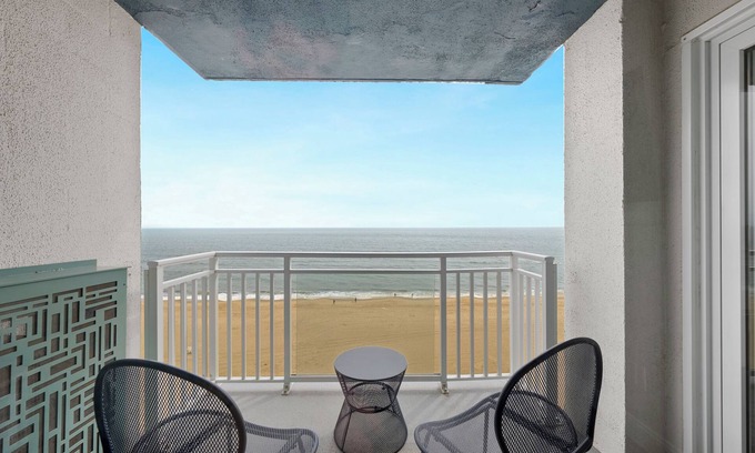 Northeast Virginia Beach Condo | Beachfront Condo on the Boardwalk with Ocean Views