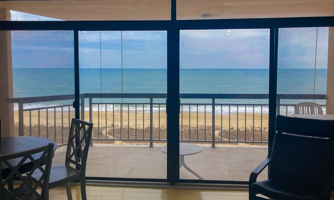 North Ocean City Condo | Beachfront condo with bay/ocean views, outdoor pool, & tennis courts