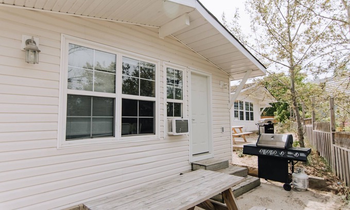 Wasaga Beach Cottage | BEACHFRONT COTTAGE IN WASAGA BEACH - SANDPIPER BEACH RESORT - COTTAGE # 3
