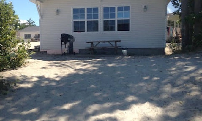 Wasaga Beach Cottage | BEACHFRONT COTTAGE IN WASAGA BEACH - SANDPIPER BEACH RESORT - COTTAGE # 2