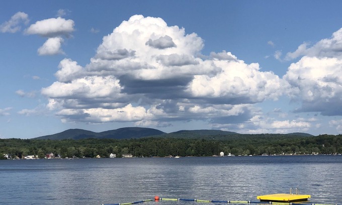 Lochmere Condo | BEACHFRONT COTTAGE on LAKE WINNISQUAM