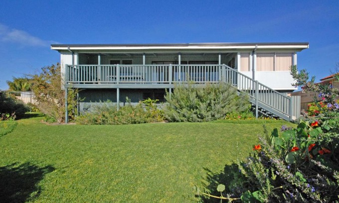 Jurien Bay House | Beachfront Cottage on the Park