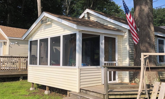 Lochmere Cottage | BEACHFRONT Cottage with Lake & Mountain Views