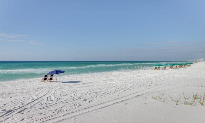 Crystal Beach Condo | Beachfront @Crystal Sands