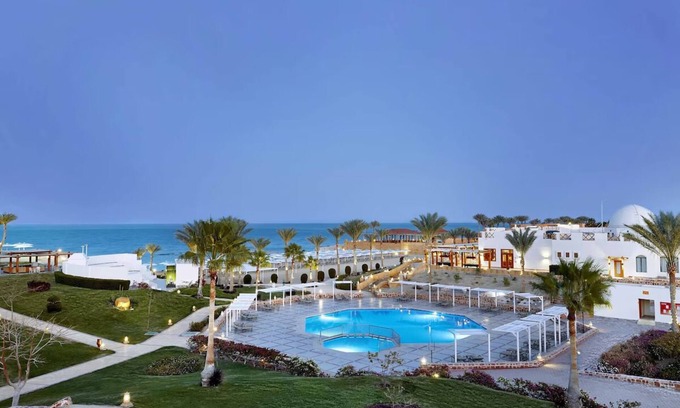 El Quseir Hotel | Beachfront Bliss w/Swim-Up Pool Access l 2 Sea-view Rooms + Pools & Kids Club
