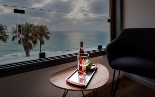 Netanya Apartment | Beachfront Elegance - Luxe Abode!
