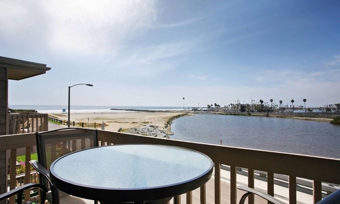 Townsite Cottage | Beachfront End-unit Cottage with whitewater ocean views and private entrance