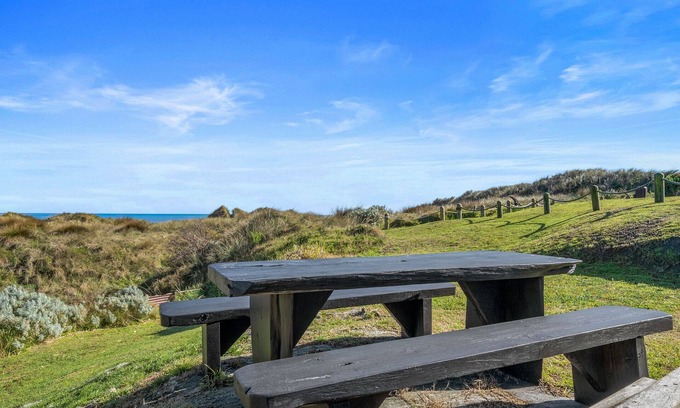 Foxton Beach House | Beachfront Favourite - Foxton Beach Holiday Home
