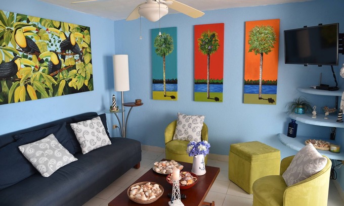 Chicxulub Puerto Condo | Beachfront Flamingos Condo With Pool - WIFI (ask)