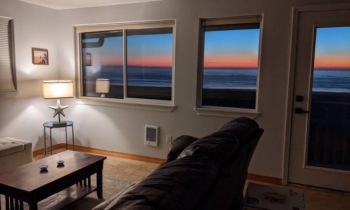 Rockaway Beach Condo | Beachfront Getaway - Stellar Views and Seconds from Town