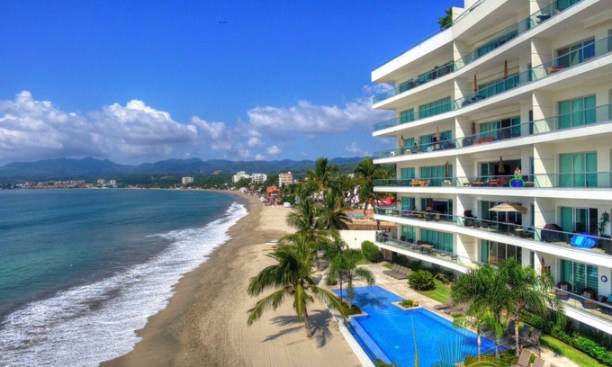 Bucerias Condo | Beachfront Golden Zone Bucerías Penthouse Agua Azul,heatedpool, Wifi,2 balconies
