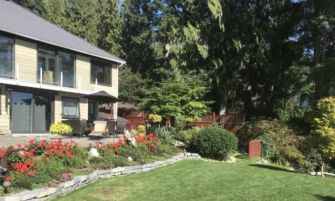 District of North Vancouver House | Beachfront Guest Suite. Unobstructed ocean views