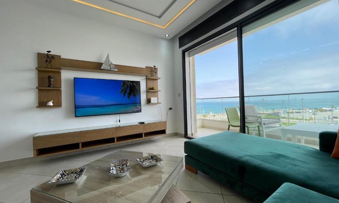 Miramar Apartment | Beachfront High Standard Flat