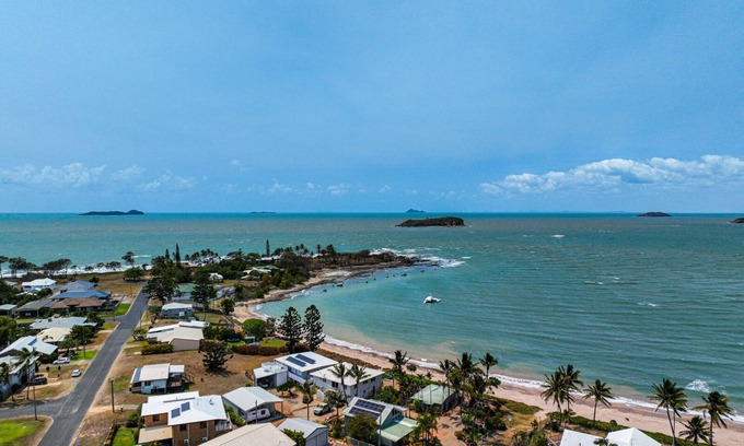 Zilzie House | Beachfront Holiday House
