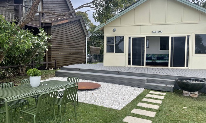 Bundeena House | Beachfront Horden’s Beach House