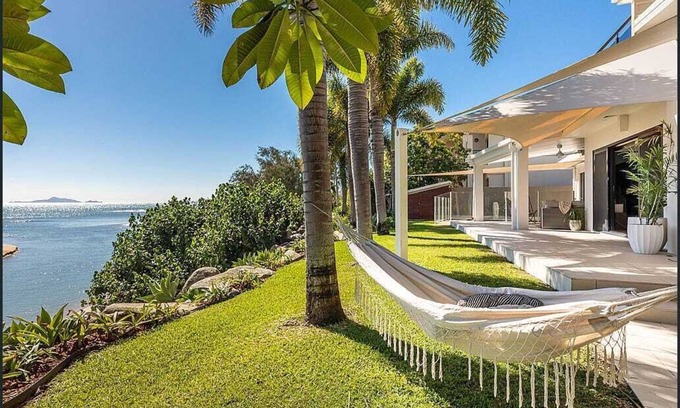 Dolphin Heads House | Beachfront Living