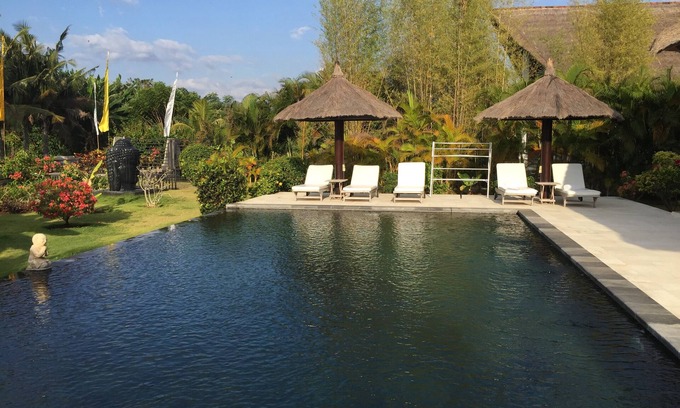 Umeanyar Villa | Beachfront Luxurious Villa with pool in Lovina