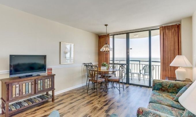Myrtle Beach Apartment | Beachfront Luxury Condo w private balcony at Meridian Plaza