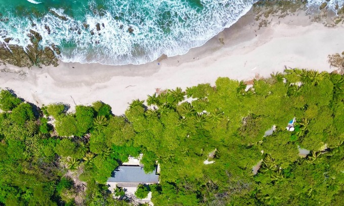 Playa Santa Teresa House | Beachfront Luxury- Casa Caricaco