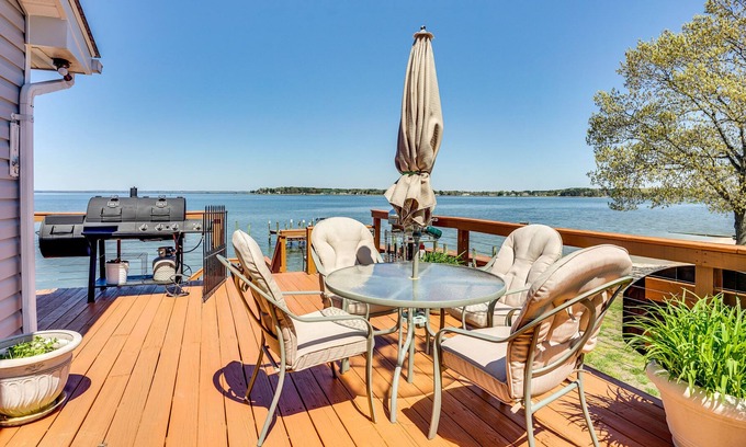 Mount Holly House | Beachfront Montross Home Rental w/ Boat Dock!