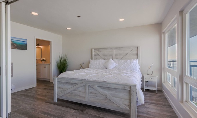 South Oceanside Condo | Beachfront Paradise