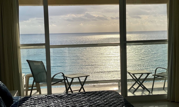 Punta Cancun Condo | Beachfront PENTHOUSE - 2 rooms, 2 balconies, maid service