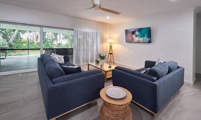 Bramston Beach House | Beachfront - 'Pippies on the Beach' @ Bramston