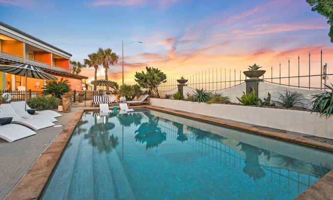 San Jacinto House | Beachfront | Pool | Hot Tub