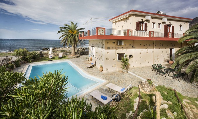 Sfinari Villa | Beachfront private vIlla - Ocean views-Pericles Beach Villla-Private pool