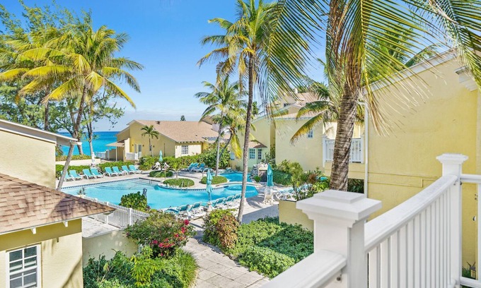 Paradise Island Condo | Beachfront Resort Condo, Walk to Atlantis