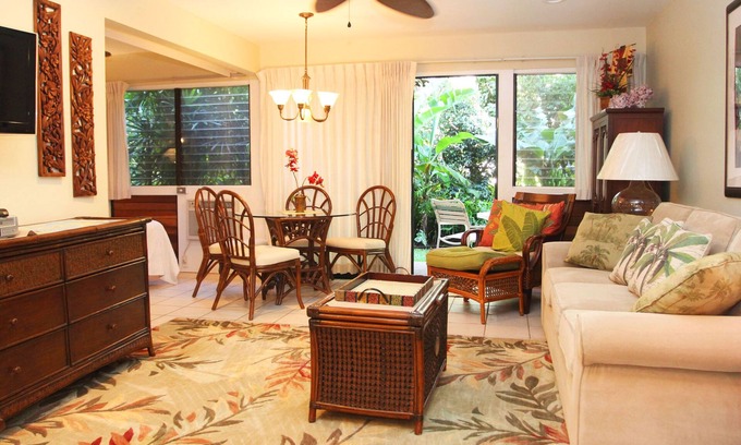 Maalaea Condo | Beachfront Resort Destination Maui Vacations -HK-A15 - Garden View- Relaxing