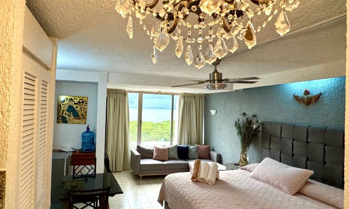 Zona Hotelera Apartment | Beachfront Resort Studio with Spectacular Sunset Views