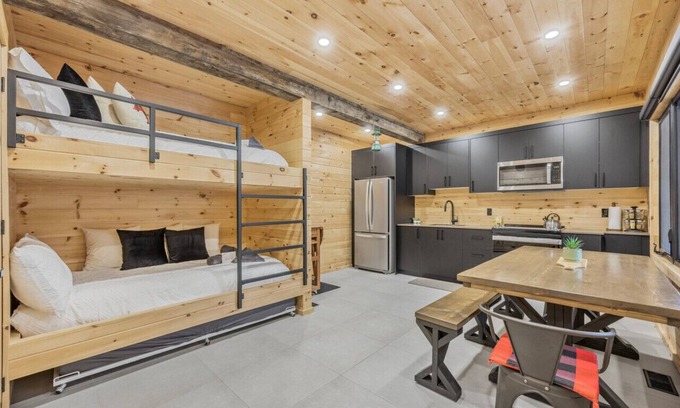 Penetanguishene Apartment | Beachfront Retreat - Huge beach/water toys!