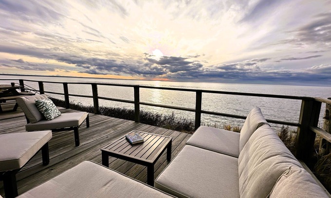 Campground Landing House | Beachfront~Seaside Sea-duction-Dog Friendly