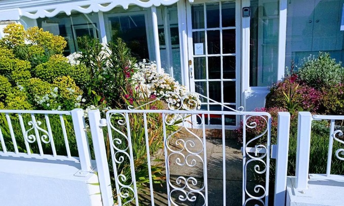 Felixstowe Apartment | Beachfront Studio Apartment