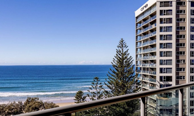 Surfers Paradise Apartment | Beachfront Surfers Paradise no hidden fees