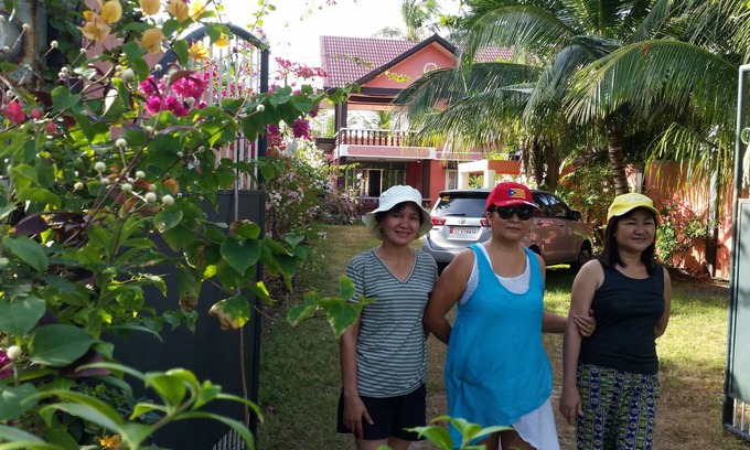 Anda Villa | Beachfront Tondol Beach Villa Vessela