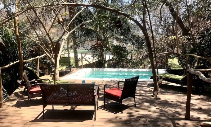 Arroyo Cruz House | Beachfront tree cabin with deck pool