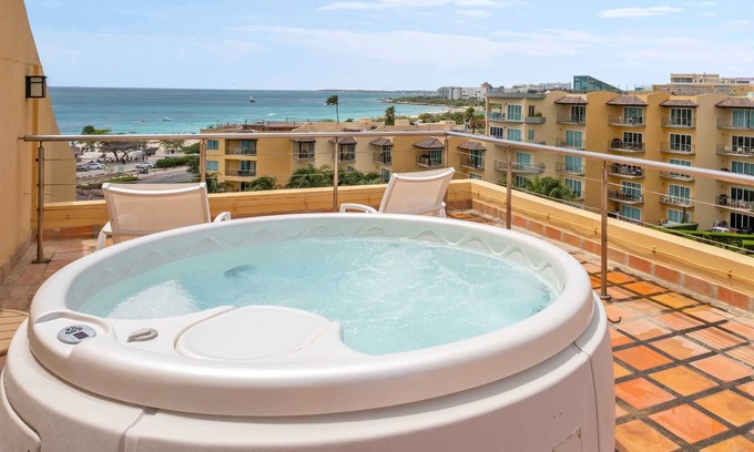 Eagle Beach Condo | Beachfront - Tropical Penthouse 1BR condo - BG532