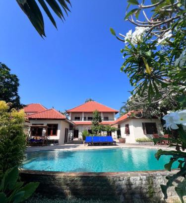 Banjartegehe Villa | Beachfront Villa Jepun Segara