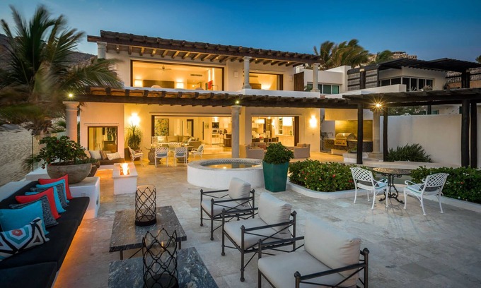 Pedregal Villa | Beachfront Villa Pacifica includes Luxury Swimming Pool & Gourmet Kitchen!